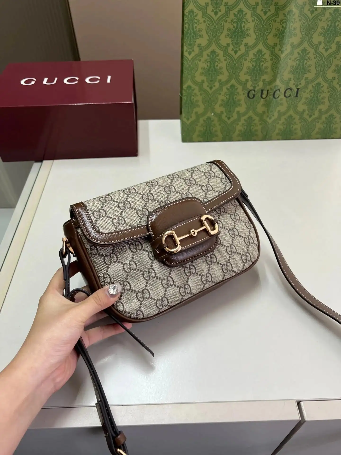 Gucci GG Supreme Horsebit Shoulder Bag 8