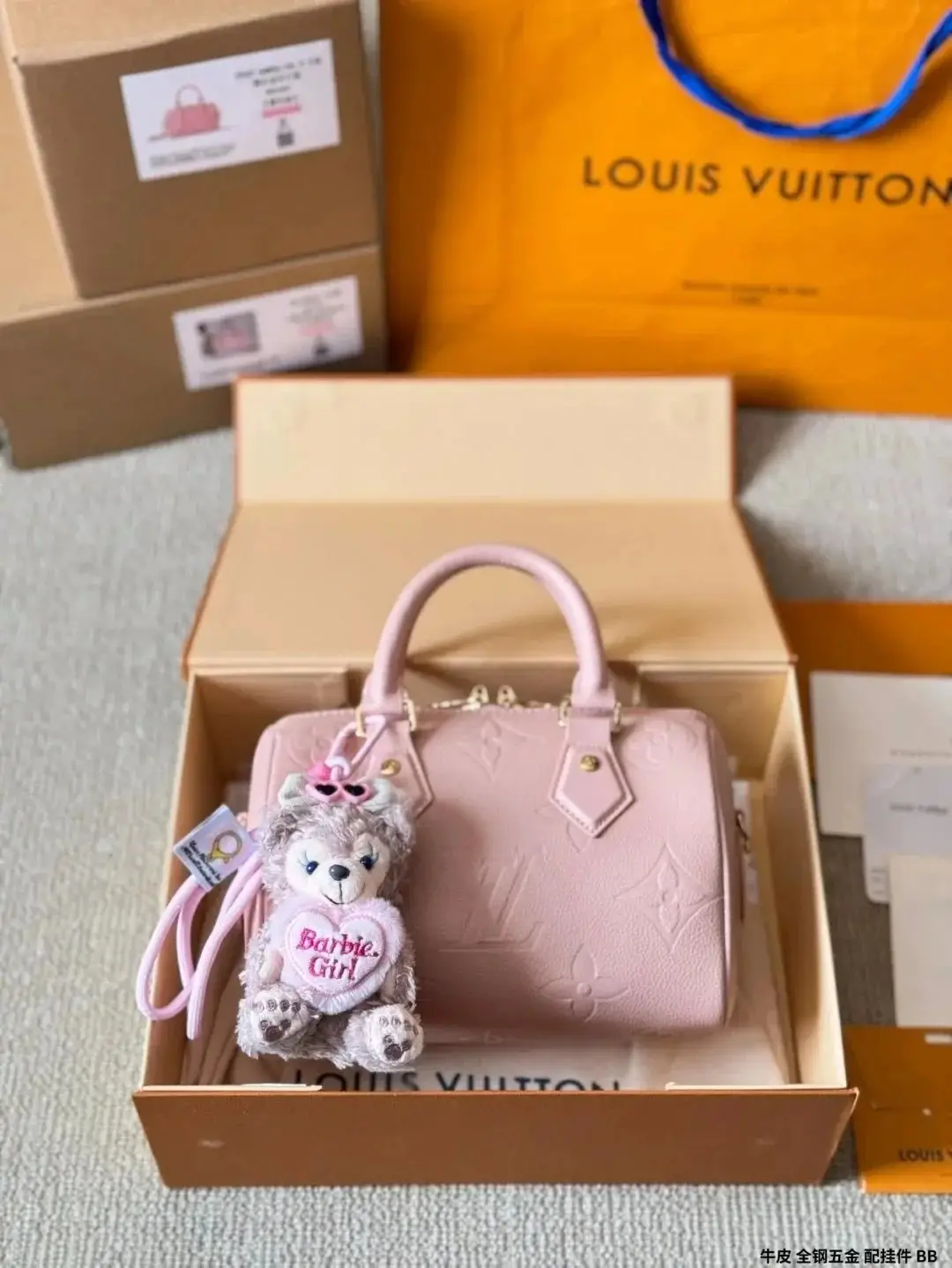 Louis Vuitton Women's Bags 4 · Louis Vuitton 1:1 rep bag from $59 · DHL from Guangzhou, China