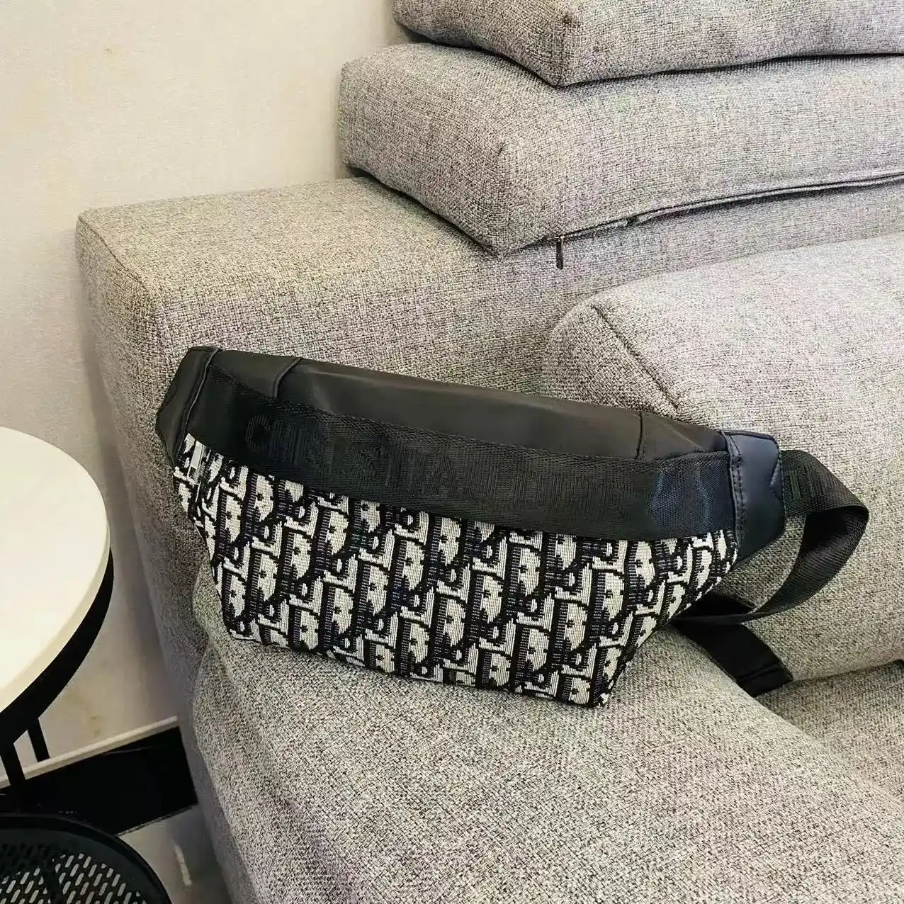 Burberry Vintage Check Crossbody Bag 7 · Burberry 1:1 rep bag from $63 · DHL from Guangzhou, China