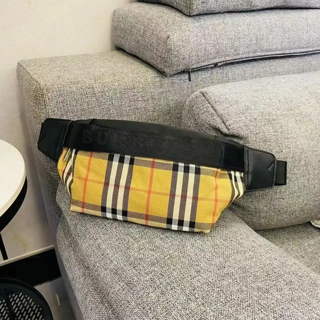 Burberry Vintage Check Crossbody Bag 8 · Burberry 1:1 rep bag from $63 · DHL from Guangzhou, China