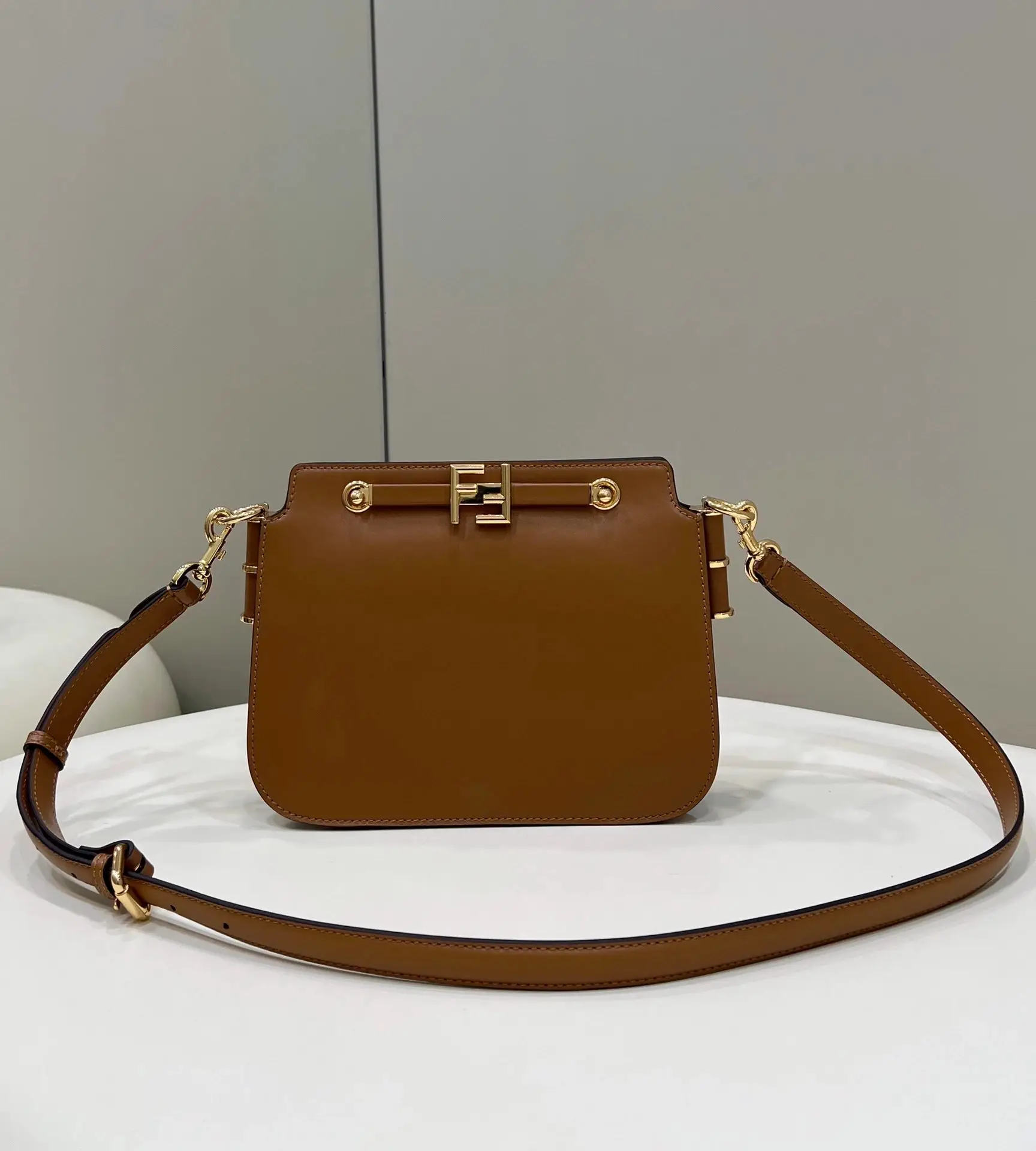 Fendi Crossbody Bags · Fendi 1:1 rep bag from $93 · DHL from Guangzhou, China