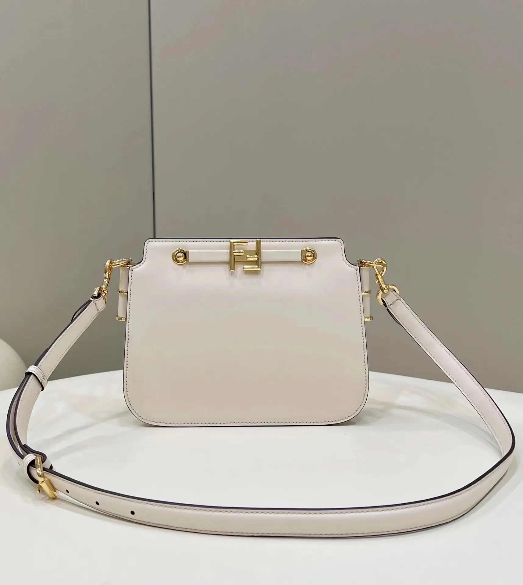 Fendi Crossbody Bags 4 — Fendi 1:1 rep bag from $93 · DHL from Guangzhou, China