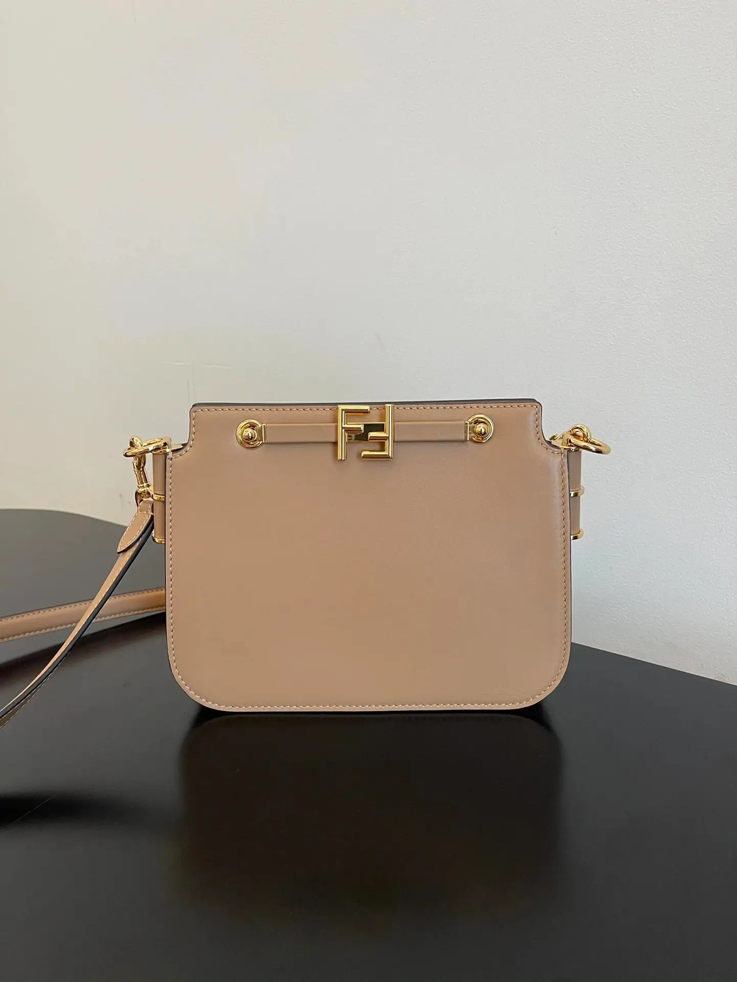 Fendi Crossbody Bags 5 · Fendi 1:1 rep bag from $93 · DHL from Guangzhou, China