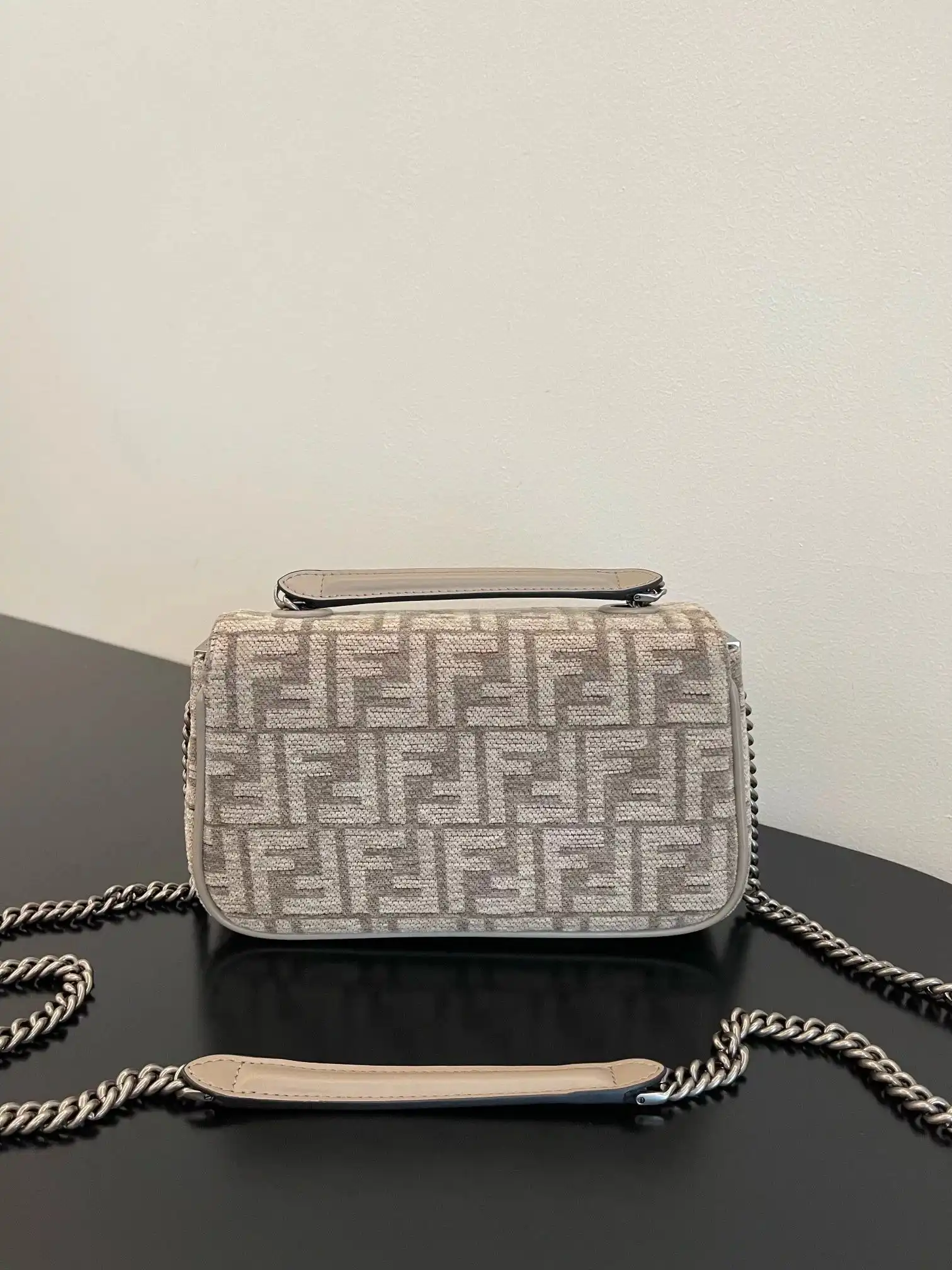 Fendi Chain Bag 5 · Fendi 1:1 rep bag from $93 · DHL from Guangzhou, China