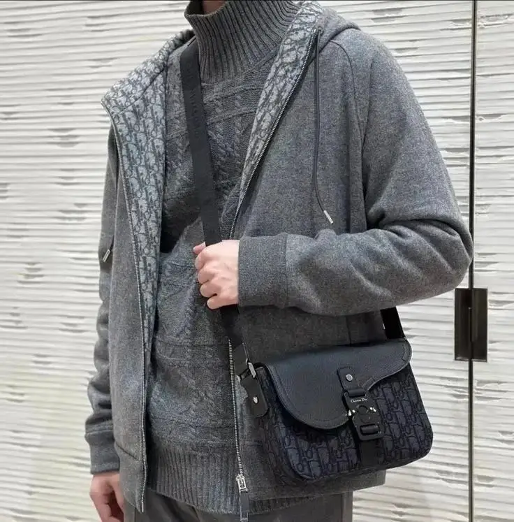 Dior Crossbody Bags 4, Dior 1:1 rep bag from $48 · DHL from Guangzhou, China