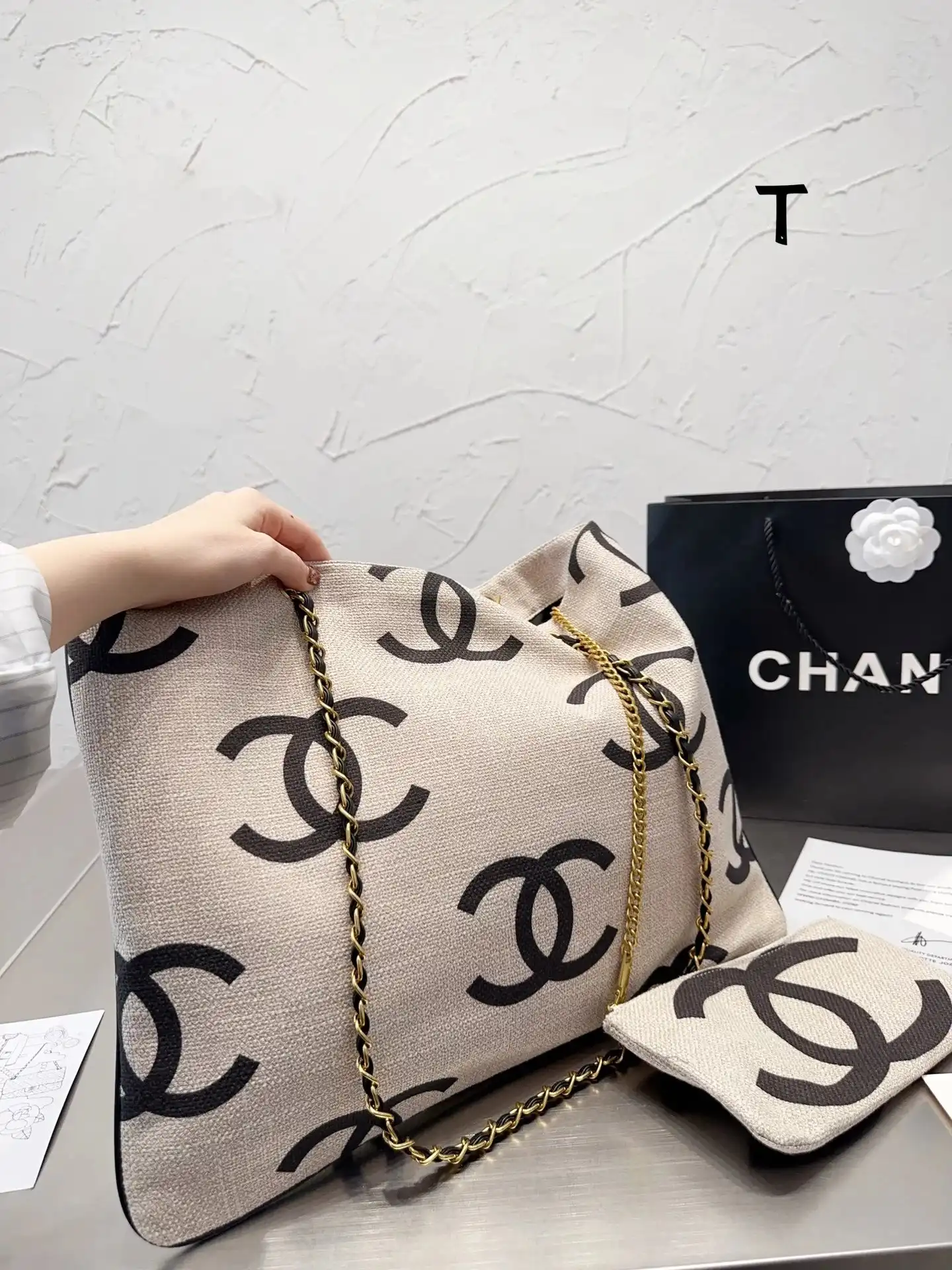 Chanel Tote Bag 4 · Chanel 1:1 rep bag from $97 · DHL from Guangzhou, China