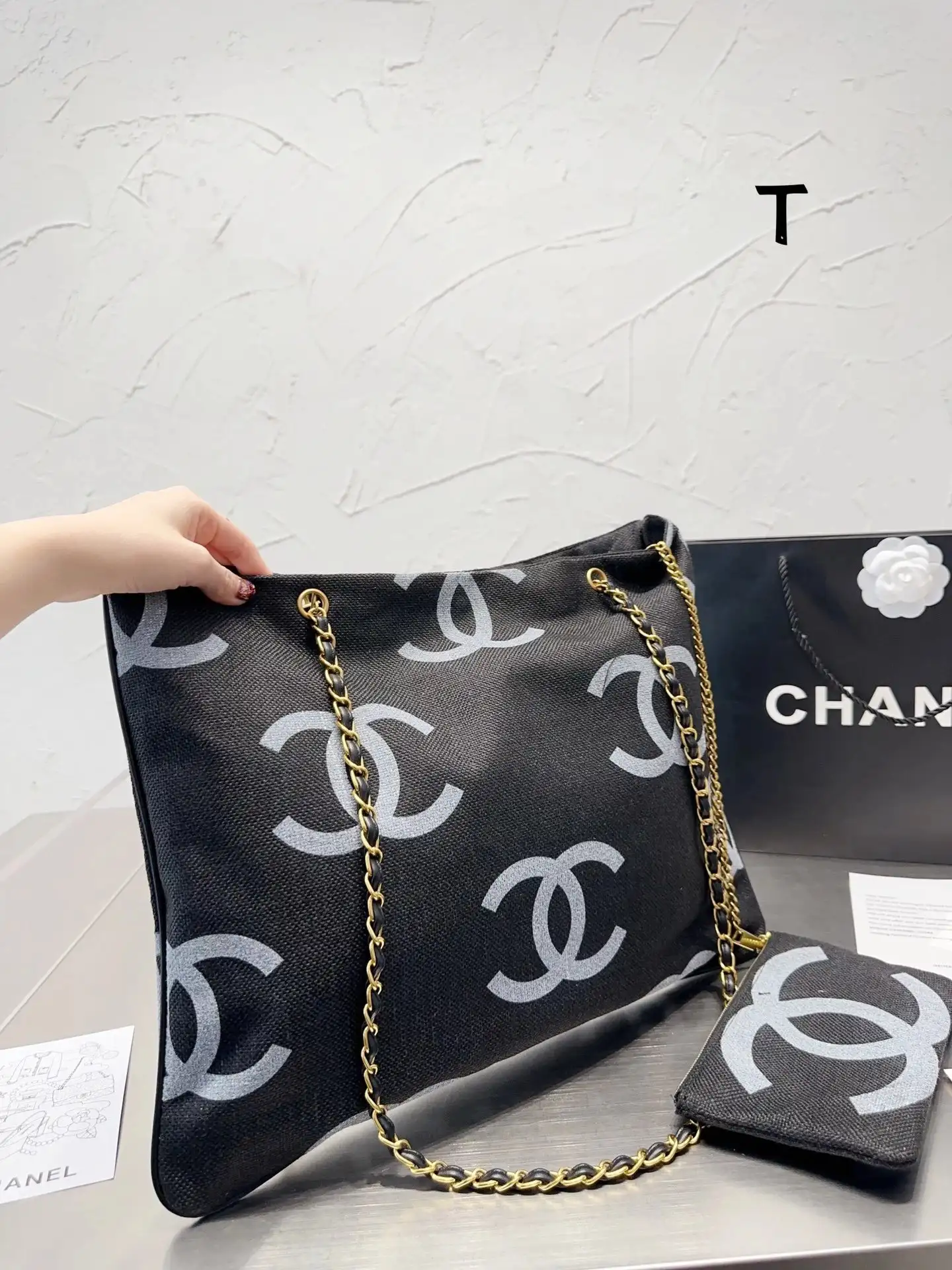 Chanel Tote Bag 5, Chanel 1:1 rep bag from $97 · DHL from Guangzhou, China