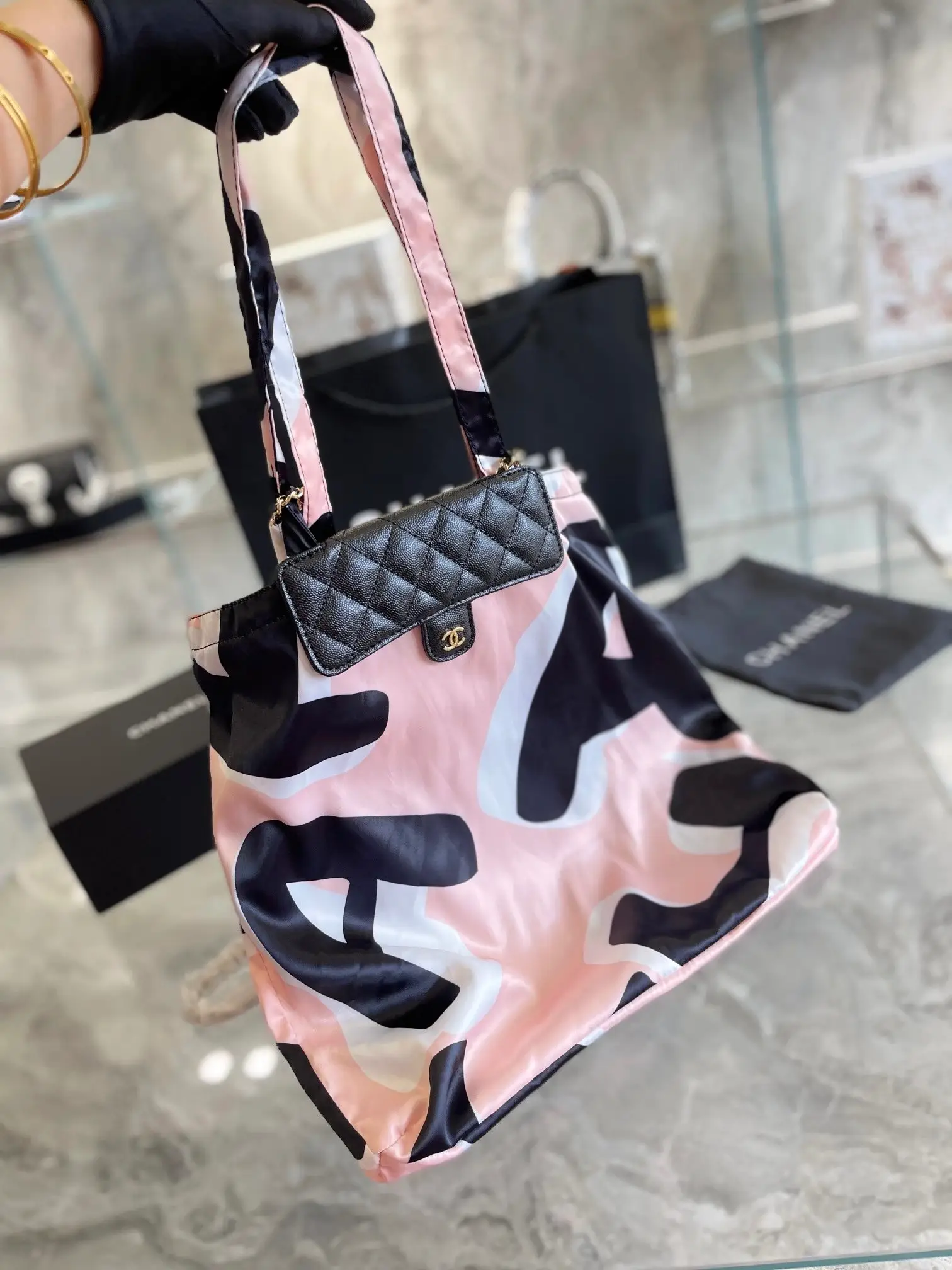 Chanel Tote Bag 6 · Chanel 1:1 rep bag from $97 · DHL from Guangzhou, China