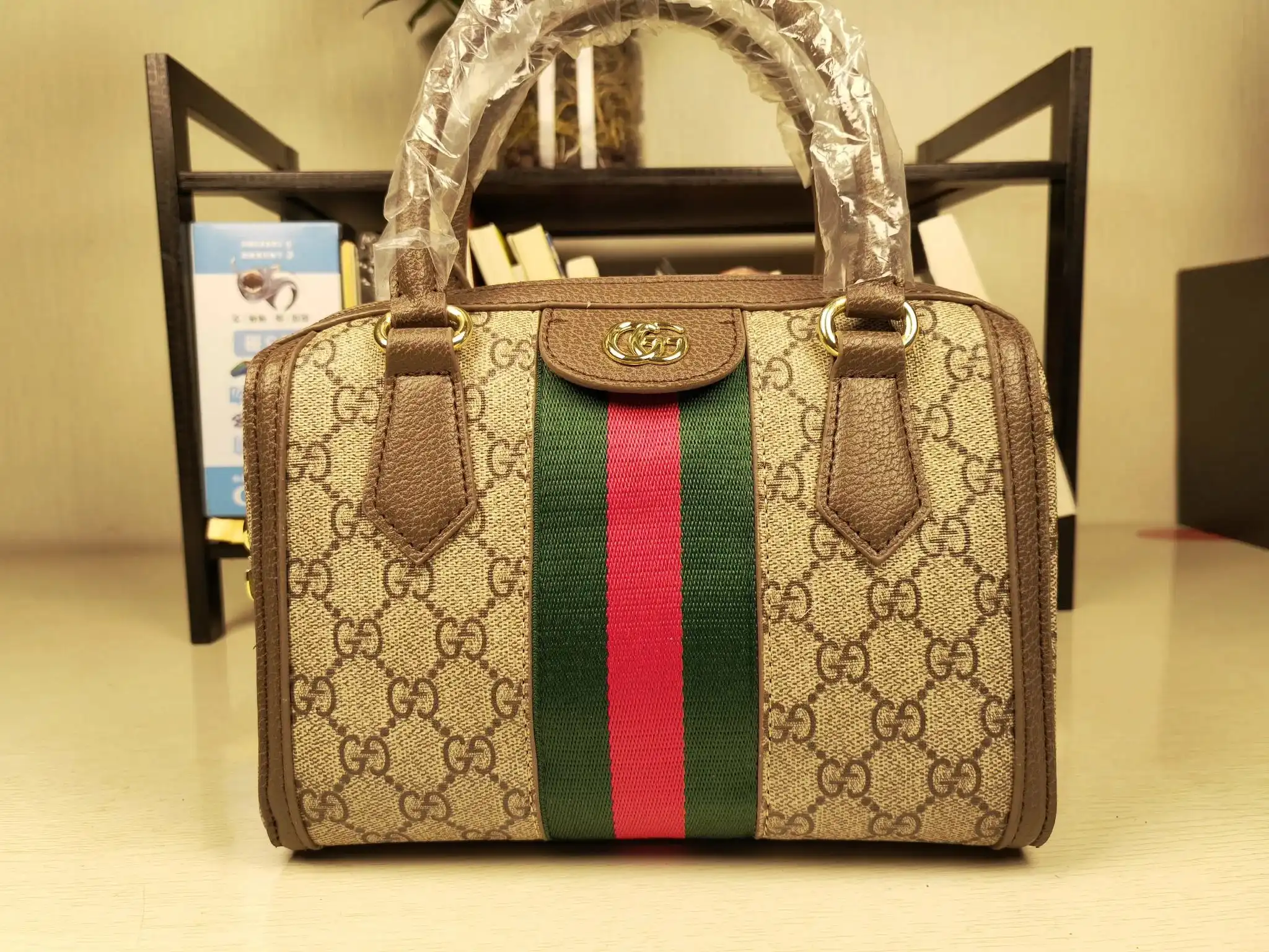 Gucci Handbags 3 · Gucci 1:1 rep bag from $61 · DHL from Guangzhou, China