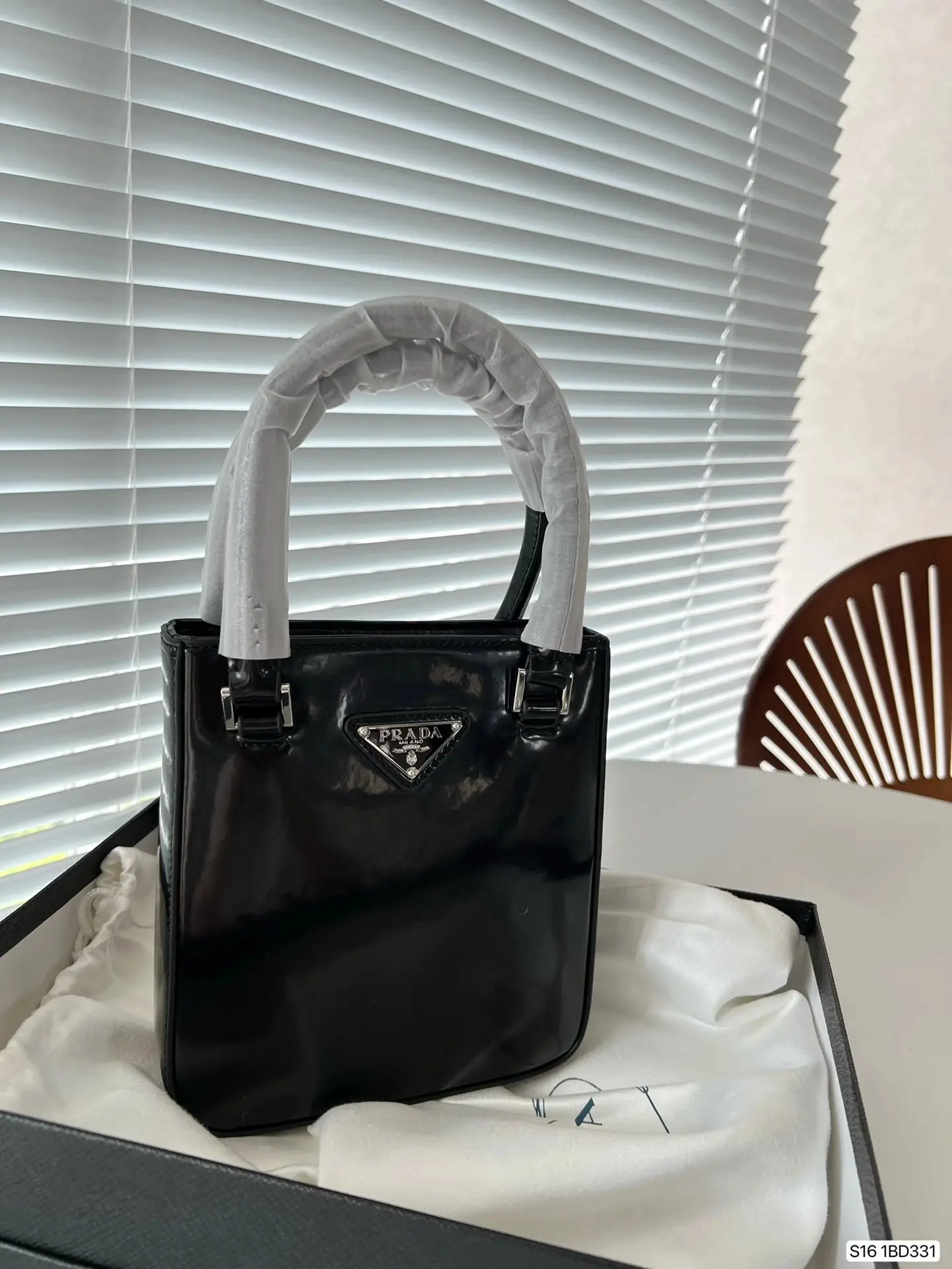 Prada Handbags 4 · Prada 1:1 rep bag from $29 · DHL from Guangzhou, China