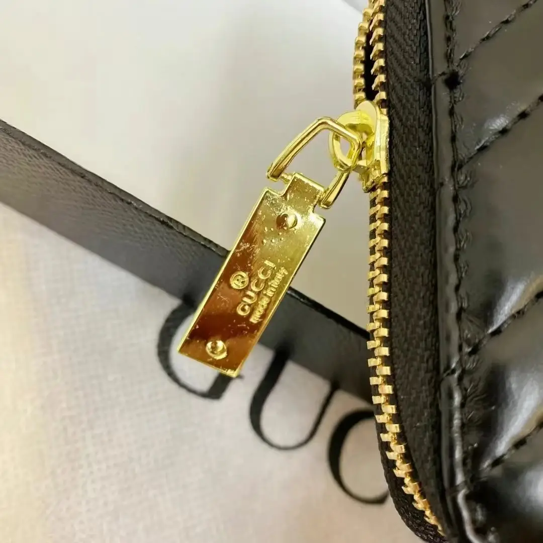 Fendi Tote Bag 6 — Fendi 1:1 rep bag from $93 · DHL from Guangzhou, China