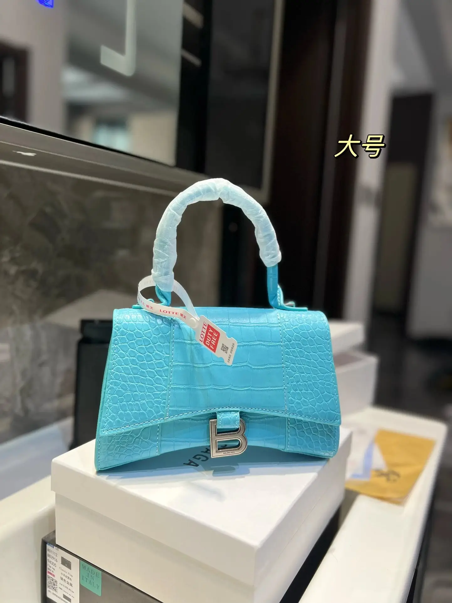 Balenciaga Handbags 6