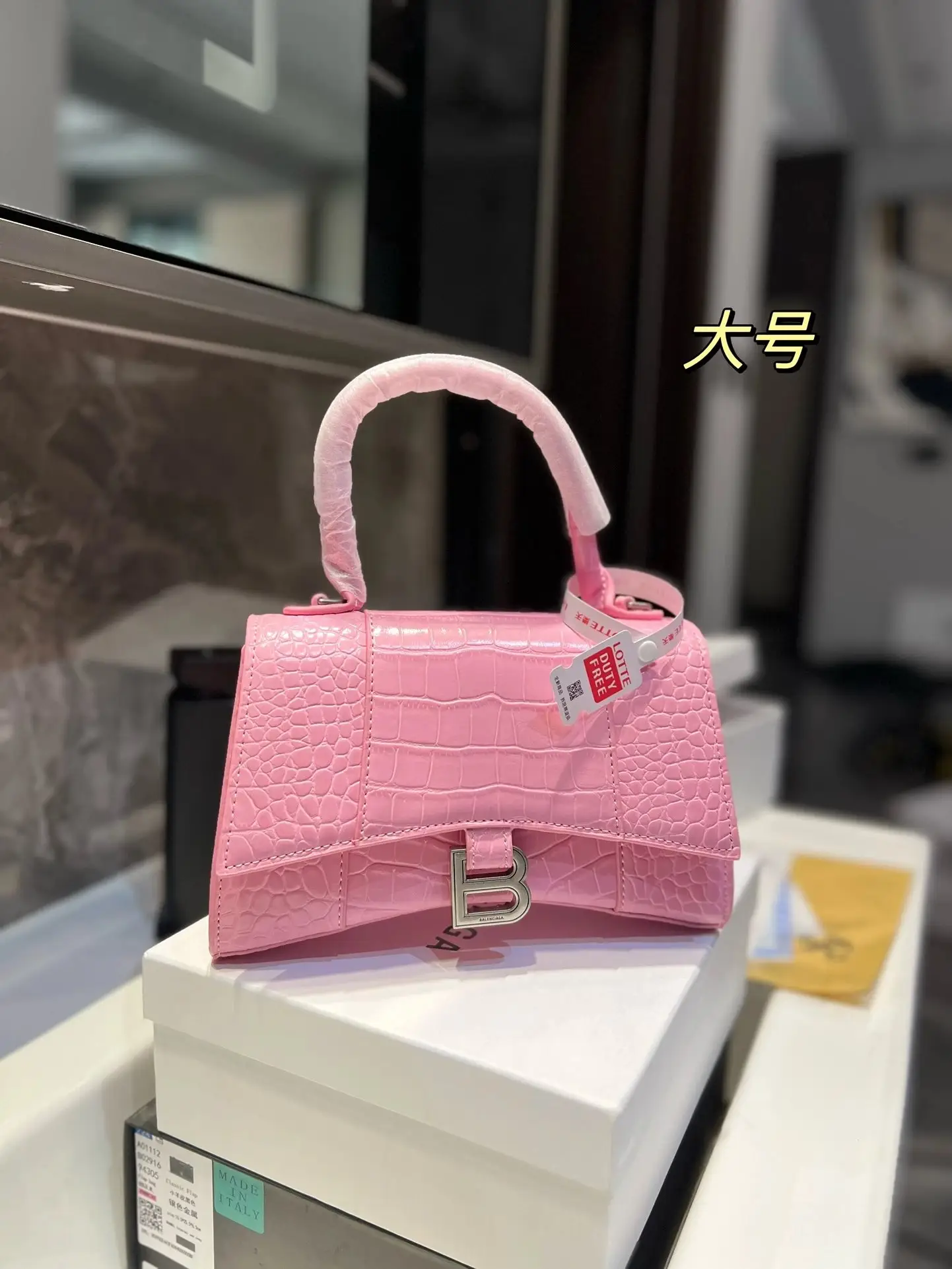 Balenciaga Handbags 8
