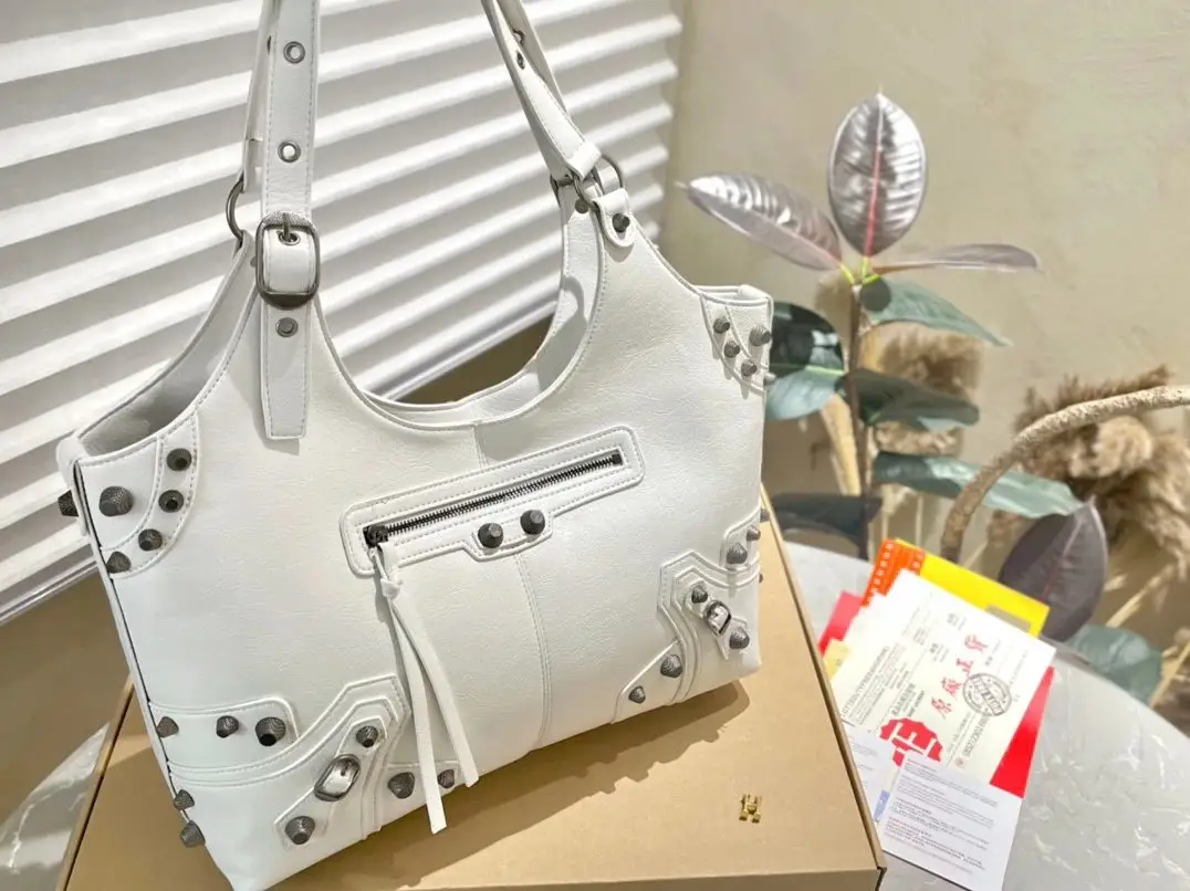 Balenciaga Saddle Bag 7 — Balenciaga 1:1 rep bag from $69 · DHL from Guangzhou, China