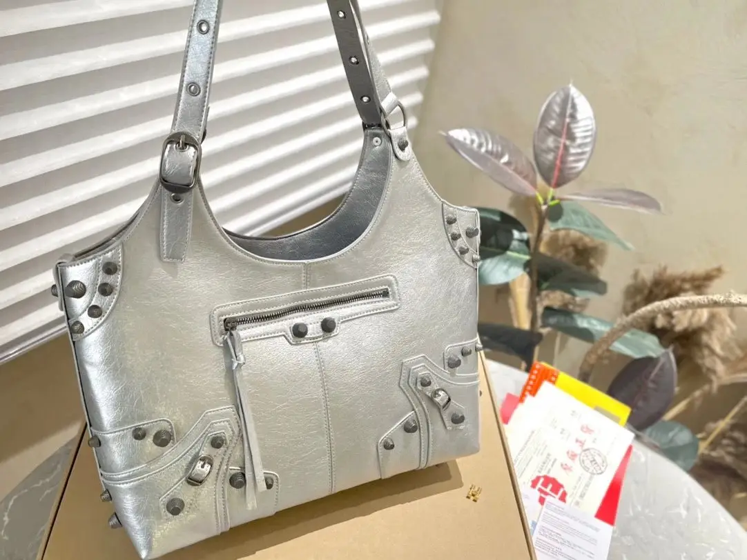Balenciaga Saddle Bag 8 — Balenciaga 1:1 rep bag from $69 · DHL from Guangzhou, China